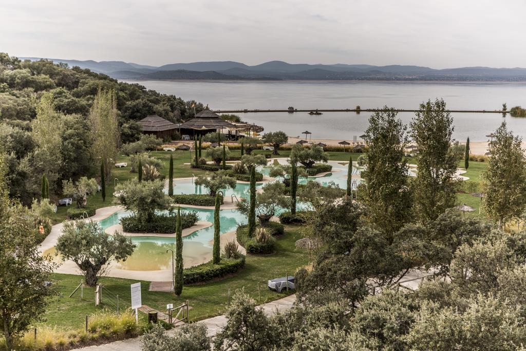 Vincci Valdecanas Golf Hotel Ел Гордо Екстериор снимка