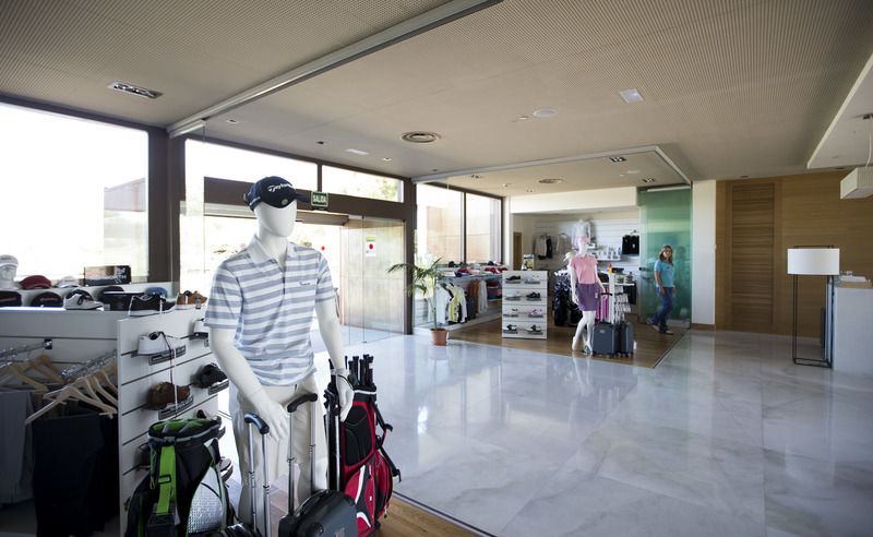 Vincci Valdecanas Golf Ел Гордо Екстериор снимка